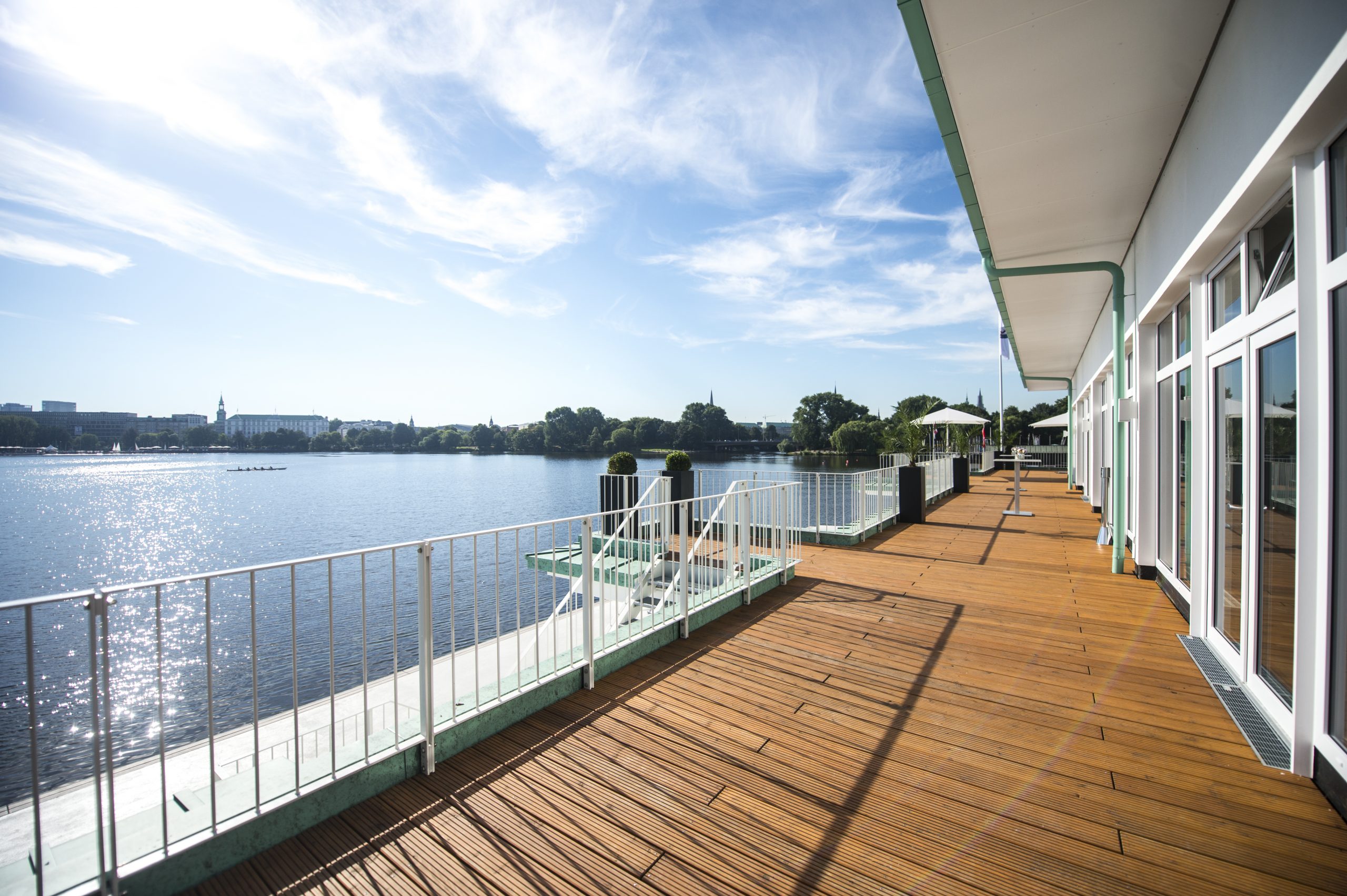 Der Hamburg und Germania Ruderclub Terrasse Tag